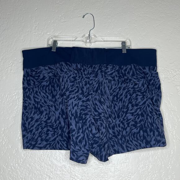 Athleta Women's Trekkie North Short Printed Short Lynx Navy Blue Pockets Size 22 - Picture 2 of 8